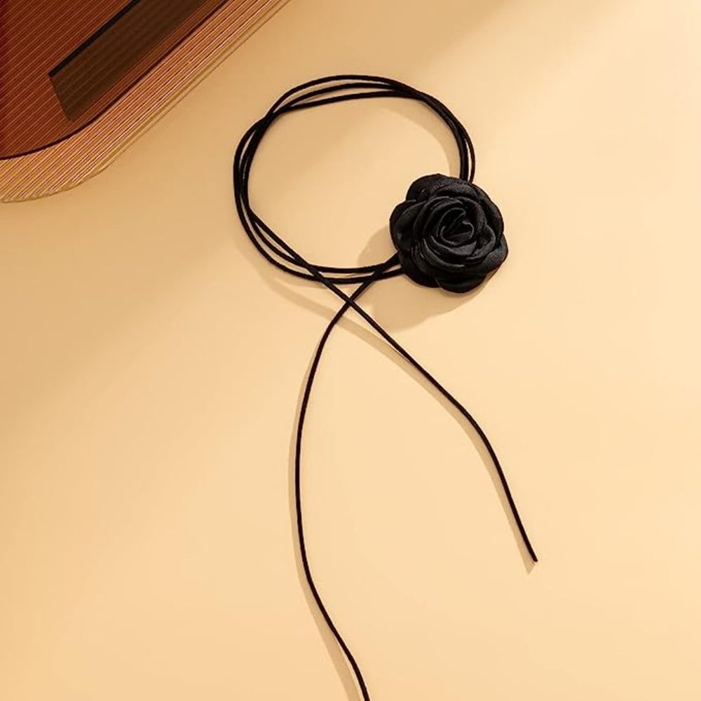 ♥ZARA ♥Black Rose Necklace♥ - Picture 2 of 7